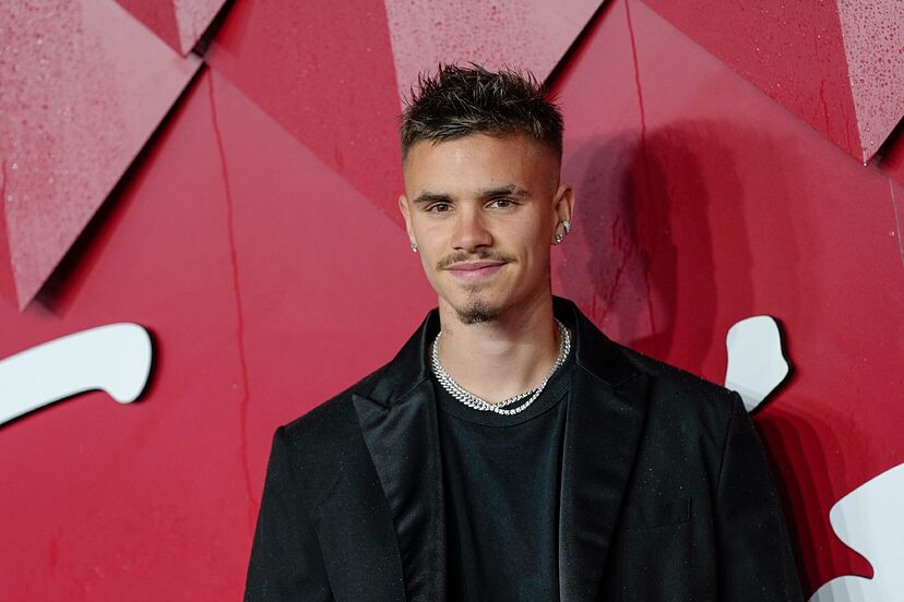 Romeo beckham sur le tapis rouge